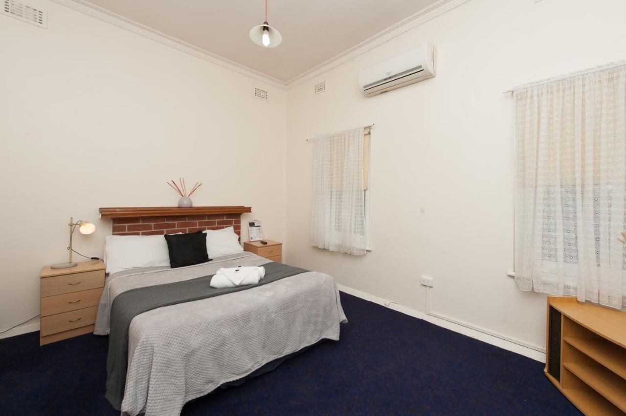 Riverina Hotel Holbrook Esterno foto