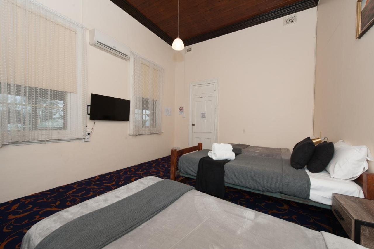 Riverina Hotel Holbrook Esterno foto
