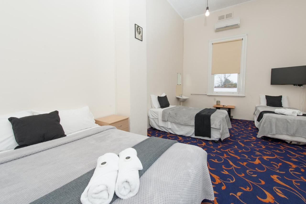 Riverina Hotel Holbrook Esterno foto